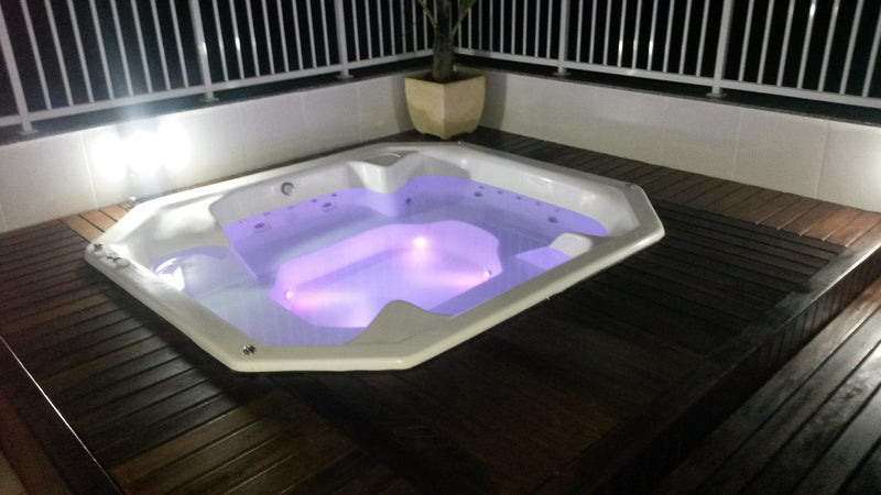 Spa Externo Com Hidro e Aquecedor - 6 a 8 Pessoas