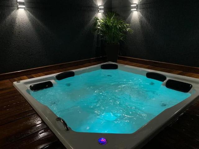 Spa Com Hidro Quadrado Com Aquecedor Digital