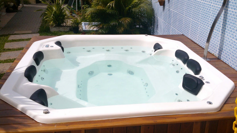 Spa Externo Com Hidro e Aquecedor - 6 a 8 Pessoas