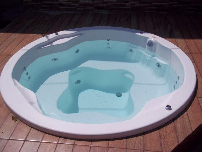 Spa Com Hidromassagem Redondo e Aquecedor Digital